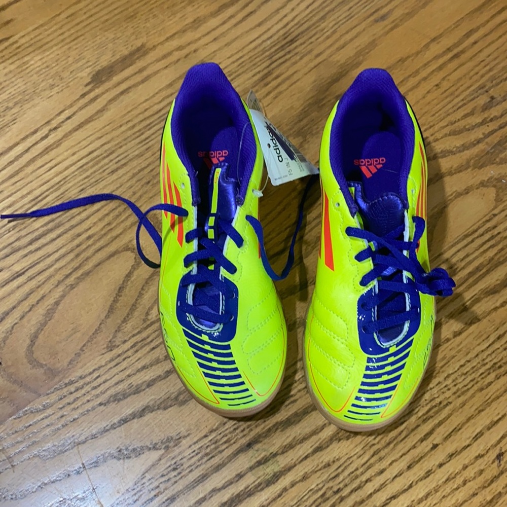 indoor soccer shoes